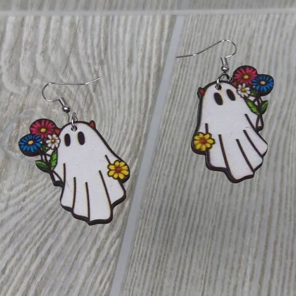 Halloween Spooky Ghost with Flowers Wire Dangle Earrings White 1.5" - Picture 2 of 4